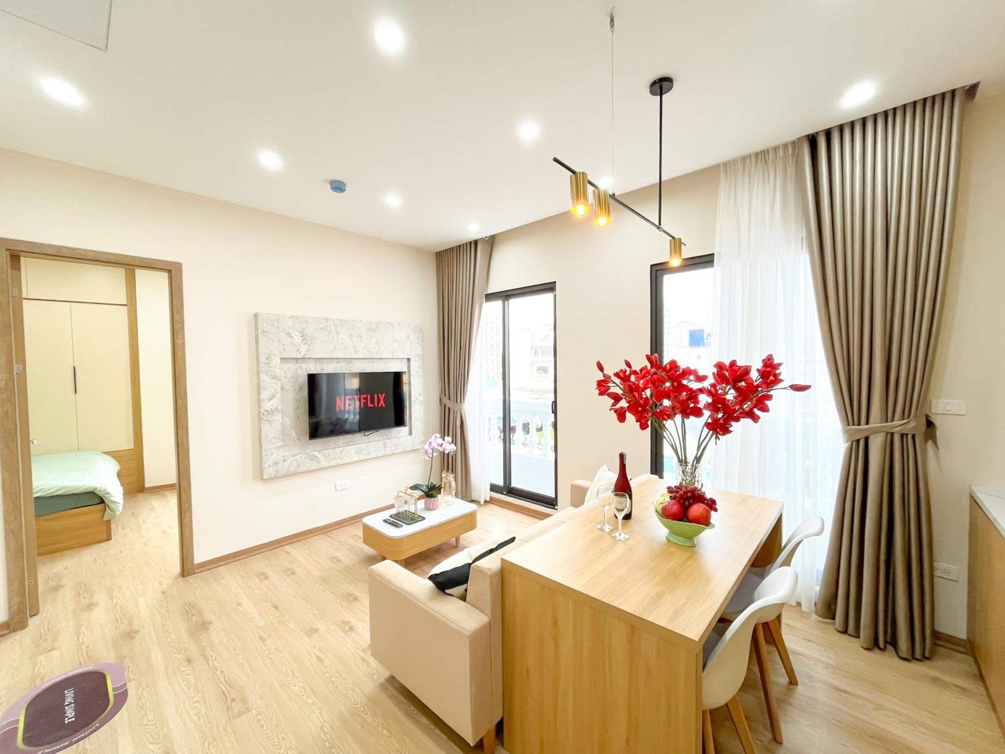 Amazing Housing Lac Long Quan Ханой Екстериор снимка