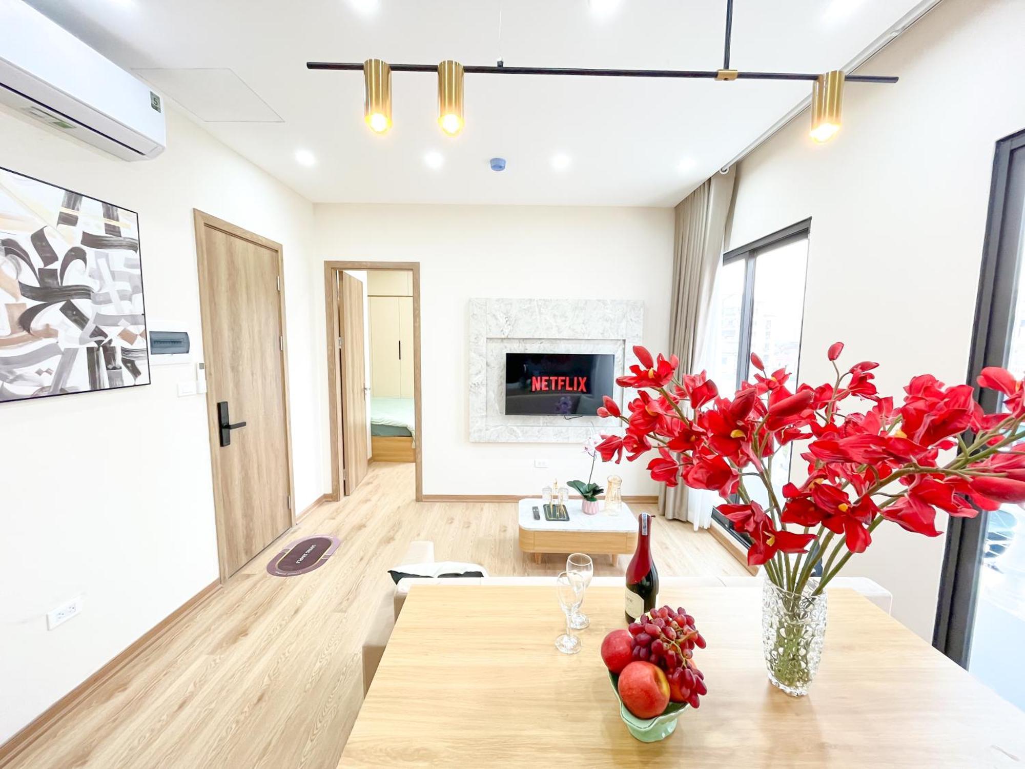 Amazing Housing Lac Long Quan Ханой Екстериор снимка