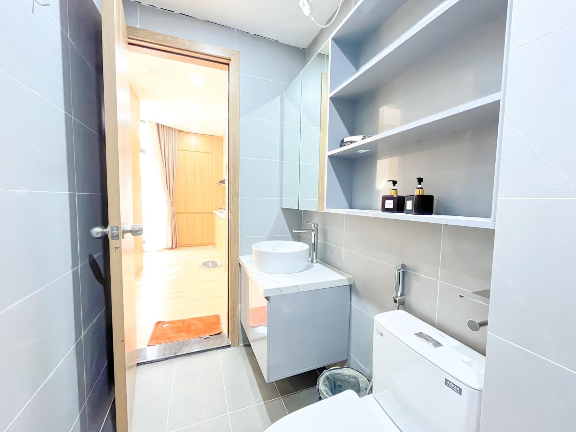 Amazing Housing Lac Long Quan Ханой Екстериор снимка